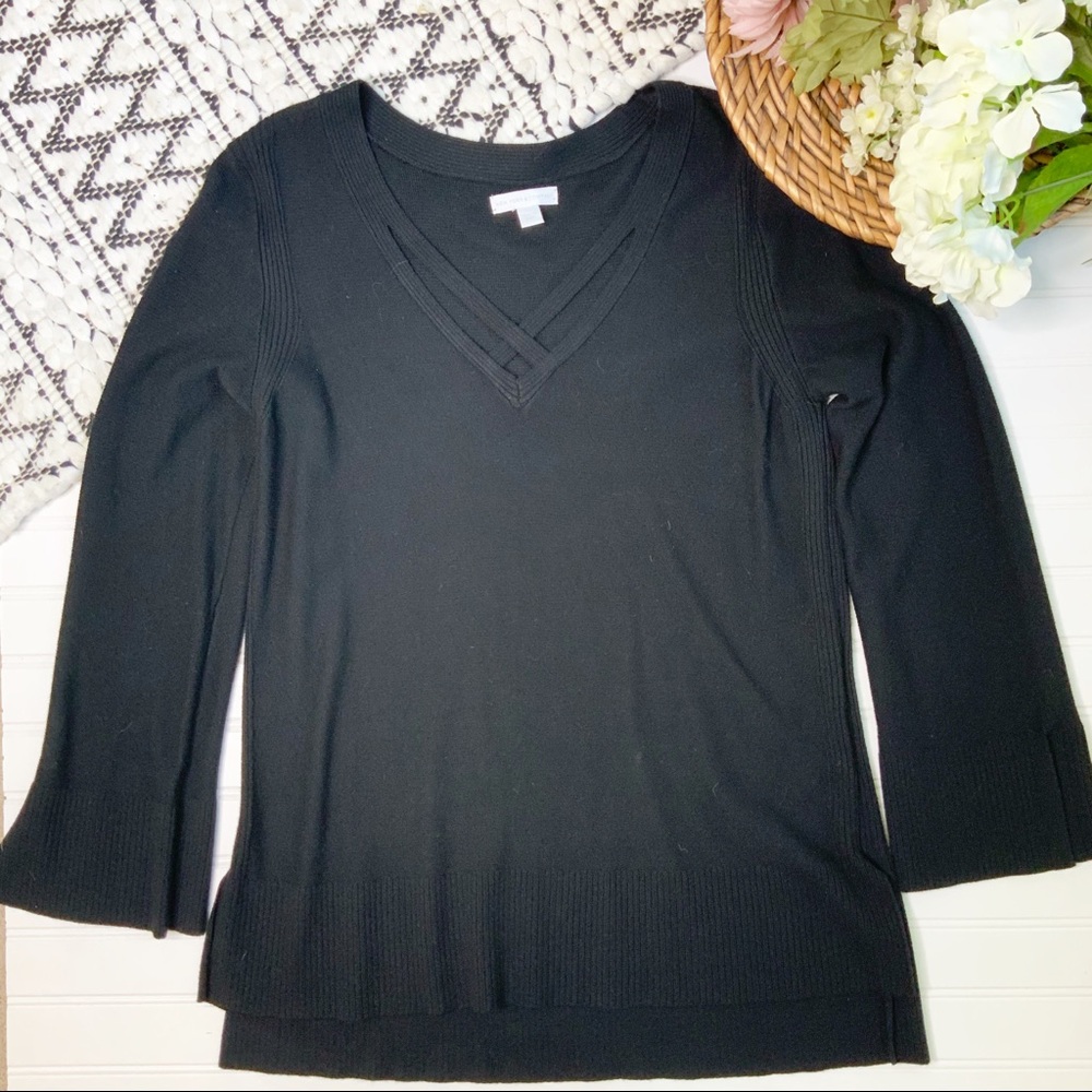 NEW YORK & COMPANY Black-long sleeve sweater